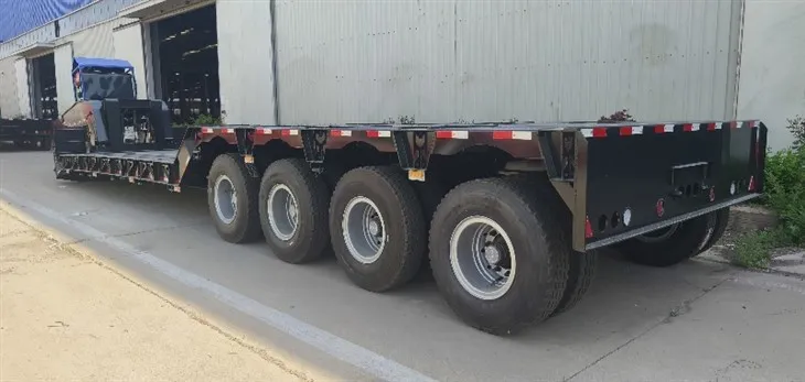 Τετρααξονικό Ημι-ρυμουλκούμενο μεταφοράς χαμηλού πλαισίου